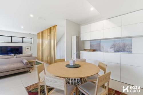 KozyGuru | Little Bay | Boutique Coastal Retreat in Little Bay