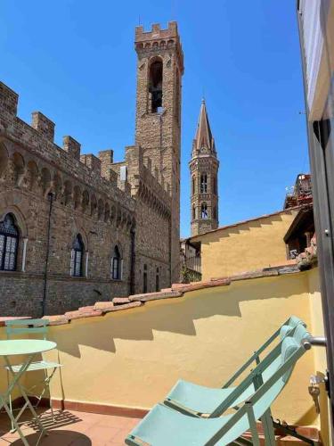 House with terrace overlooking the Bargello