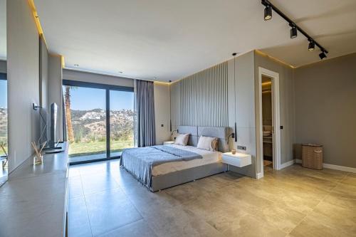 Luxury Villa with Pool in Toscana Yalıkavak in Geriş