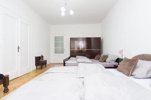 Old Town Residence - image 5