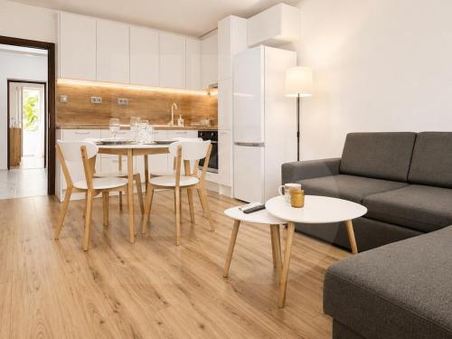 Modern and Peaceful 1BR near Sea Garden – khách sạn tại Varna
