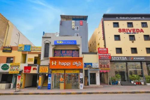 FabHotel Sri Sai Regency- Nr RTC X Roads Metro Station – khách sạn tại Công Viên Indira