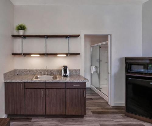 Bposhtels Nashville in Airport Area