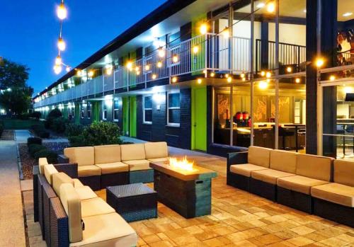Bposhtels Nashville in Airport Area