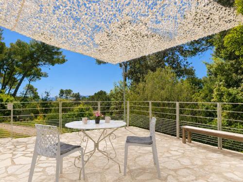 Grand T2 Clim & Wifi en Rez de villa proche mer