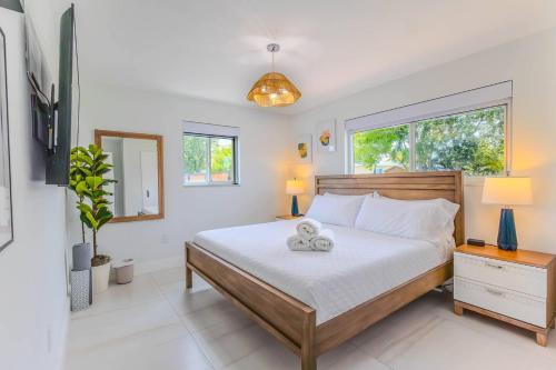 Casita Terra for Families, Pets, and Medical Stays in Coral Terrace