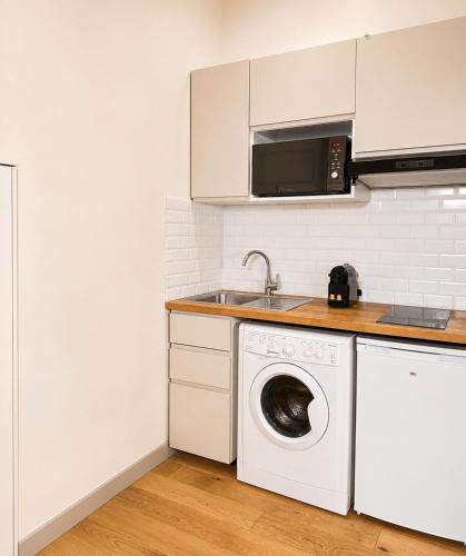 Saint Germain des Prés - Deluxe studio near Orsay Museum - image 6