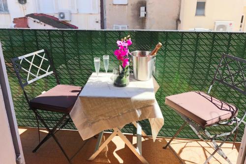 Large studio just 6 minutes away from the Palais and the Croisette