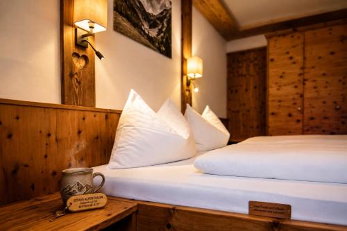 Haus Alpenkönig Luxury Living Close to Stubai Glacier in Neustift im Stubaital, Österreich