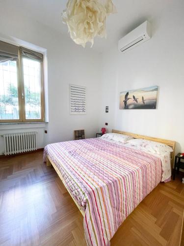Stanza privata in casa silenziosa con giardino