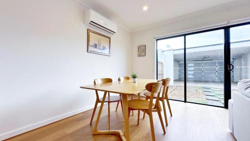 Facilities, Modern 4BR Townhouse by Goodlive in Manor Lakes