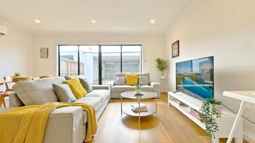 Facilities, Modern 4BR Townhouse by Goodlive in Manor Lakes
