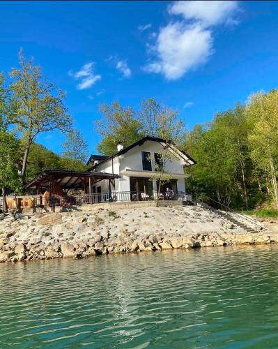 Vila Libra Perućac Lake (Vila Libra Perucac Lake) in Perućac
