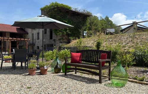 Viesnīcas āriene, Villa with view in the hart of Langhe in Serravalle Langhe