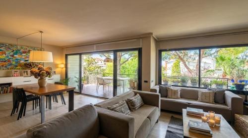 El Refugio Apartment 300 meters from the beach Pool Full actualized Pool Design Garden