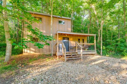 Trails & Creek Access! Alexis Triple Nichols Cabin in 紐頓尼亞