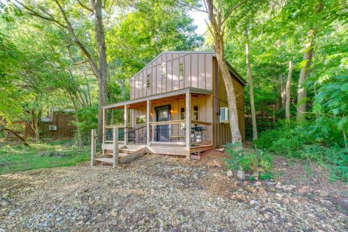Fish & Hike the Ozarks! Black Ben Bear Cabin in 紐頓尼亞