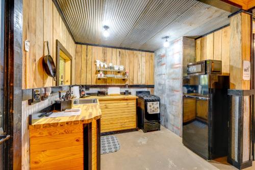 Fish & Hike the Ozarks! Black Ben Bear Cabin in 紐頓尼亞