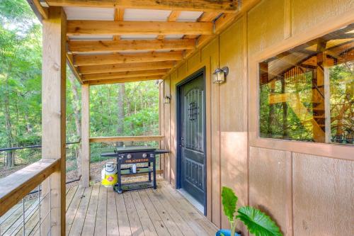 Ozark 'Blue Jean Cabin' w/ Trails & Fishing Pond in 紐頓尼亞