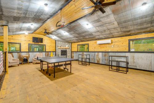 Fish & Hike the Ozarks! Black Ben Bear Cabin in 紐頓尼亞