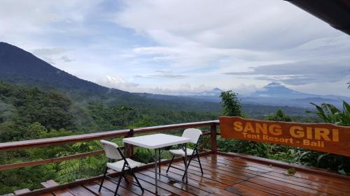 Sang Giri - Mountain Glamping Camp