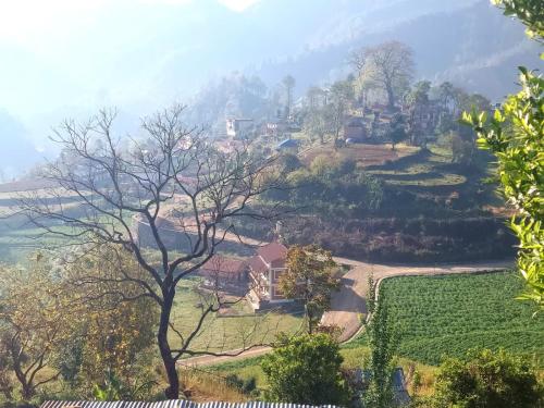 Vista exterior, ChinduGo Eco-Retreat and Wellness Homestay in Balthali