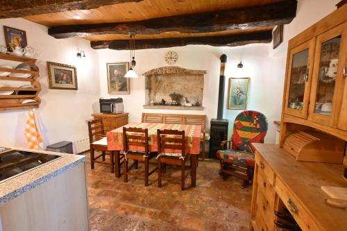 Iekārtas, Karst house Mediteranean Slovenia in Pliskovica