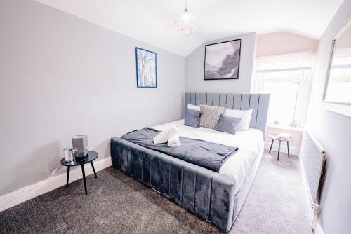 Spacious 3BR House Sleeps 12 for Groups & Family – khách sạn tại Splott