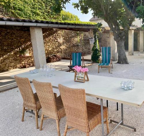 Maison d'hôtes La Pompeta Provence (Maison d'hotes La Pompeta Provence) in Sainte-Cecile-les-Vignes (Alpes)