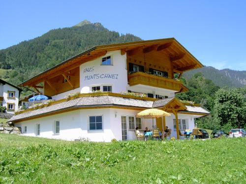 Haus Muntschnei - Apartment - St Gallenkirch