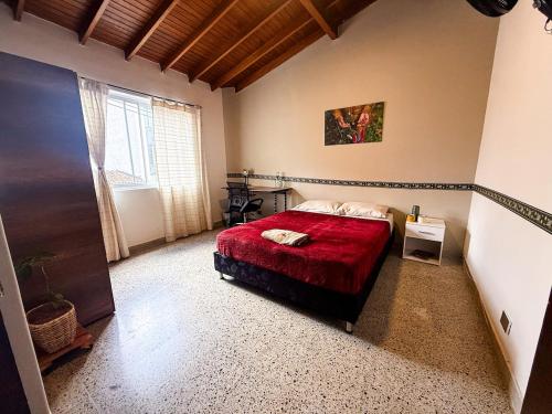 Private Room Mountains and Coffee Co-Living Manila Poblado A