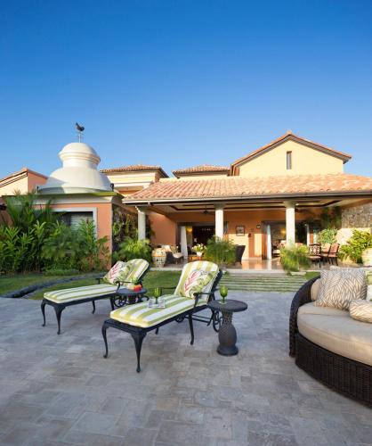 Luxury Villa Buenaventura Pool, Jacuzzi & Staff in El Chirú