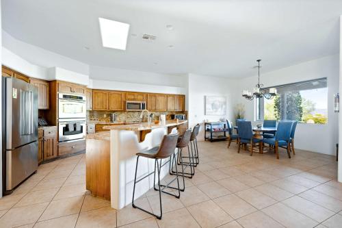 Private Desert Villa with Pool and Putting Green - image 4