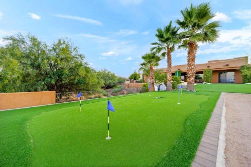 Private Desert Villa with Pool and Putting Green - image 2