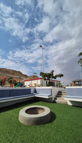 Noor-Hatta Deluxe Villa Farmhouse in Sinadil