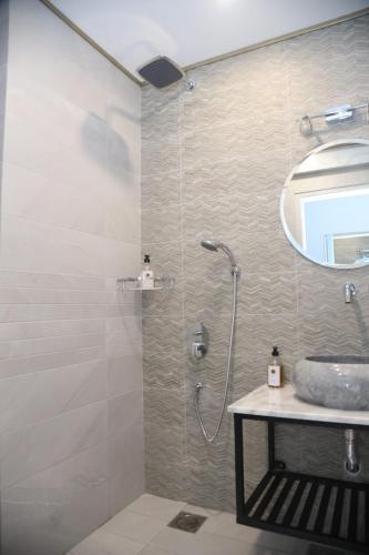 THREE TREE Signature Hotel - G7 Markaz Islamabad - image 5