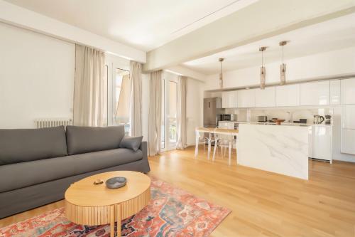 Bright & Airy 2BD Apt Close To National Garden, Athens