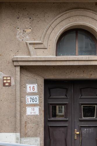 Prime Location Residence Private Parking - image 5