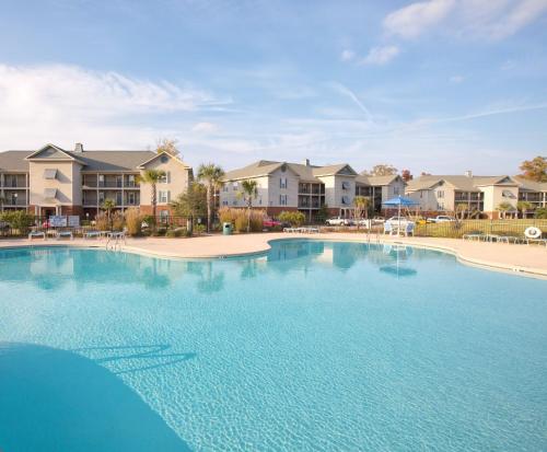 Wyndham Lake Marion Ten 10BR Apartments - main image