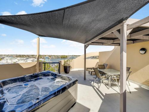 Nautilus Private Rooftop Spa, Mooloolaba