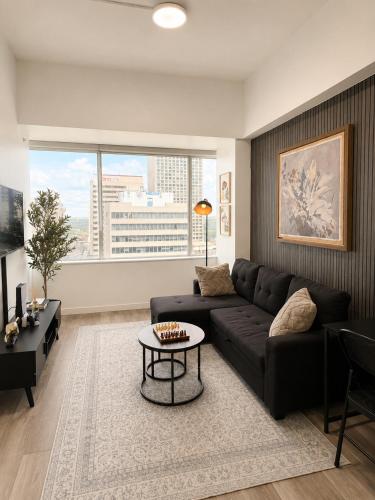 Executive Skyline Suite , UG Parking , Gym – khách sạn tại Edmonton