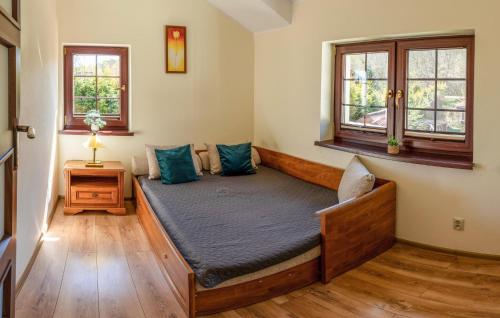 2 Bedroom Lovely Home In Debina in Poddabie