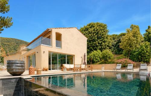 Beautiful Home In Cavalaire- Sur- Mer - Location saisonnière - Cavalaire-sur-Mer