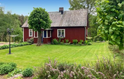 Hotelli välisilme, 2 Bedroom Beautiful Home In Knared in Tommared