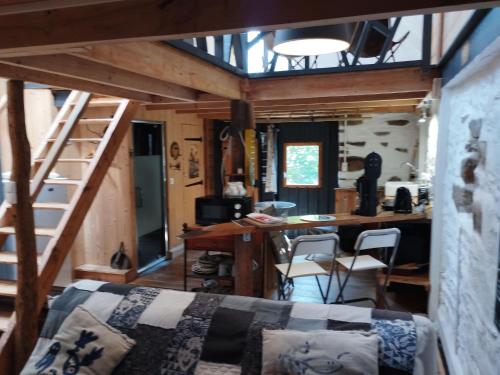 Stay near Pointe du Raz & Beach in Pont-Croix