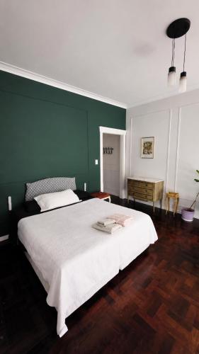 Studio Buenos Aires Love by CRE