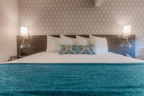 The Hotel Y, a Dazzler Select by Wyndham – khách sạn tại Fruitvale