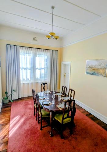 The Merredin Treasury, Heritage House, sleeps 9 in Merredin