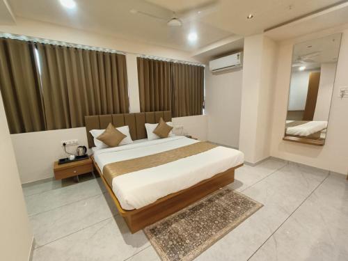 hotel vistara luxe in หิมัตนคร