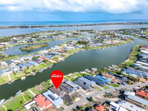 Britannia Bliss - Waterfront Escape on Hindmarsh Island in Hindmarsh Island sala